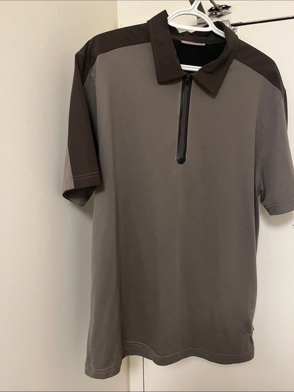 Mondetta Short Sleeve Polo in Brown and Charcoal
